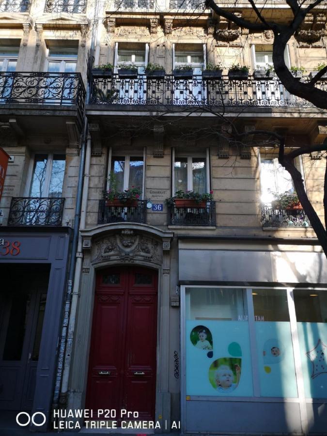 08 Design Flat Republique Lägenhet Paris Exteriör bild